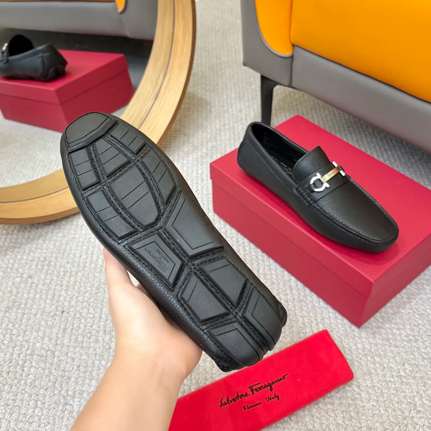 Men's men's shoes 💰420 (Yangli) Ferragamo 〰Ferragamo 2⃣️0⃣️2⃣️5️⃣ New series 👊🏻 Upper 🇮🇹 Italian imported calfskin, original outsole molding. Water-dyed sheepskin lining. The identity of every successful man is set off, and the upper and lower shoes are elegant and stable🚶🏻🚶🏻The high-end custom counter original replica is an eternal classic🔍️Number of codes: 38-46 with counter packaging